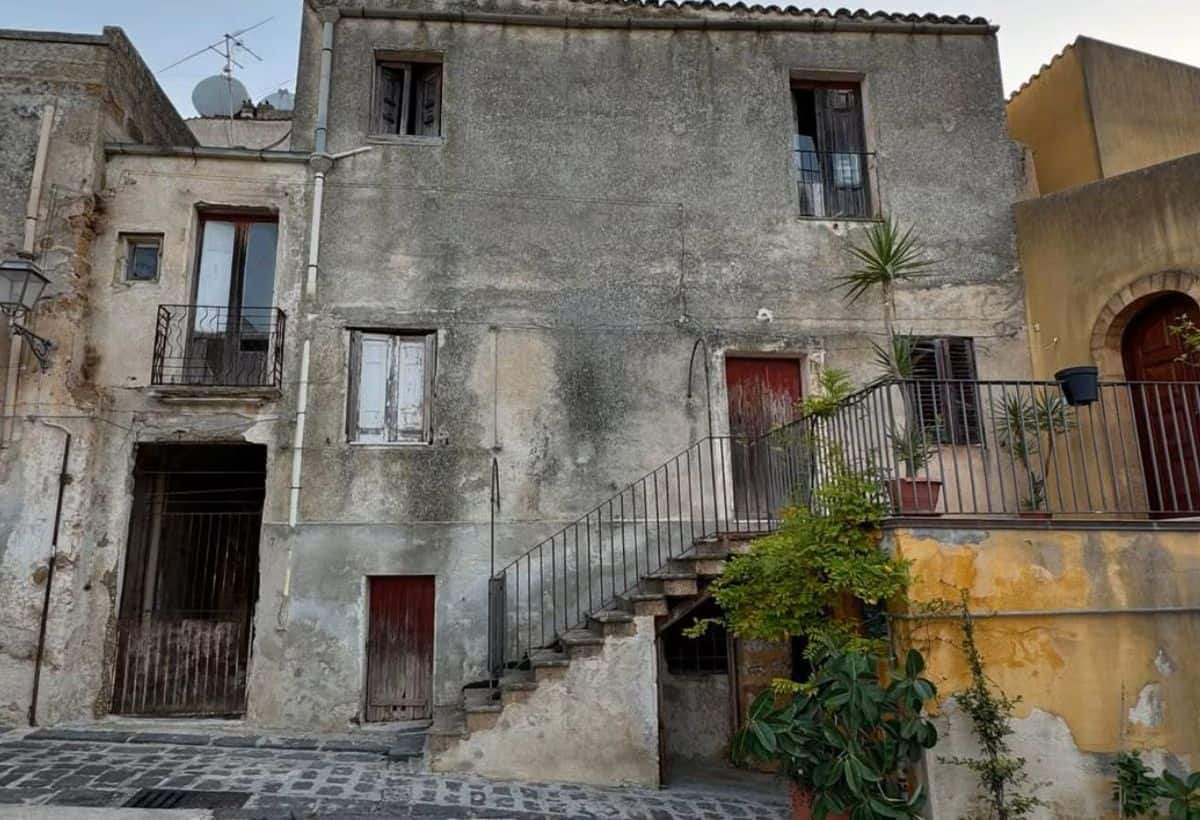 VIDEO: ₹85 में खरीदा घर, रेनोवेशन में लगा दिए 3.8 करोड़ रुपये, जानें क्या है इसमें खास