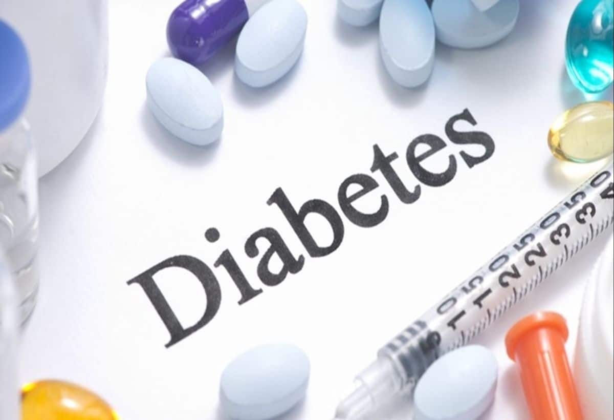 Diabetes Treatment: दिन में कभी न सोएं, डॉक्टर ने बताए ये उपाय, ब्लड शुगर रहेगा कंट्रोल Diabetes Treatment: दिन में कभी न सोएं, डॉक्टर ने बताए ये उपाय, ब्लड शुगर रहेगा कंट्रोल