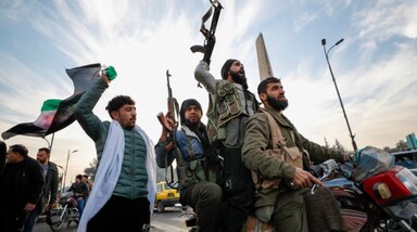 Syria Civil War : सीरिया में विद्रोहियों ने दमिश्क में राष्ट्रपति भवन पर अपना कब्जा कर लिया है। वहीं सीरिया के राष्ट्रपति बशर अल-असद देश छोड़कर जा चुके हैं (Photo Credit- AP Photo)
