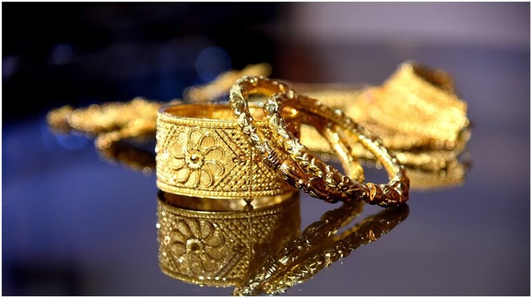 Gold Price Today: नए साल के पहले दिन सोना हुआ सस्ता! चेक करें 10 ग्राम गोल्ड  का रेट - gold price today on new year 1 january 2025 sone ka bhav in