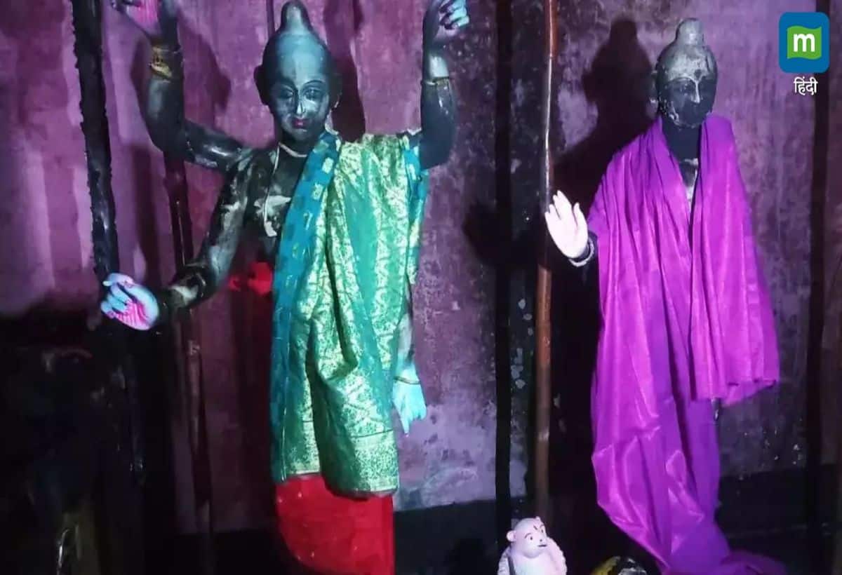 बांग्लादेश में एक और इस्कॉन मंदिर पर हमला, पेट्रोल डालकर मूर्तियों में लगाई आग, मोहम्मद यूनुस सरकार हुई फेल बांग्लादेश में एक और इस्कॉन मंदिर पर हमला, पेट्रोल डालकर मूर्तियों में लगाई आग, मोहम्मद यूनुस सरकार हुई फेल