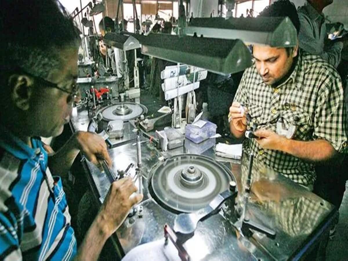 IGI Listing Strategy:  21% प्रीमियम पर शेयरों की एंट्री, मुनाफा निकाल लें या अभी और चढ़ेगा शेयर?