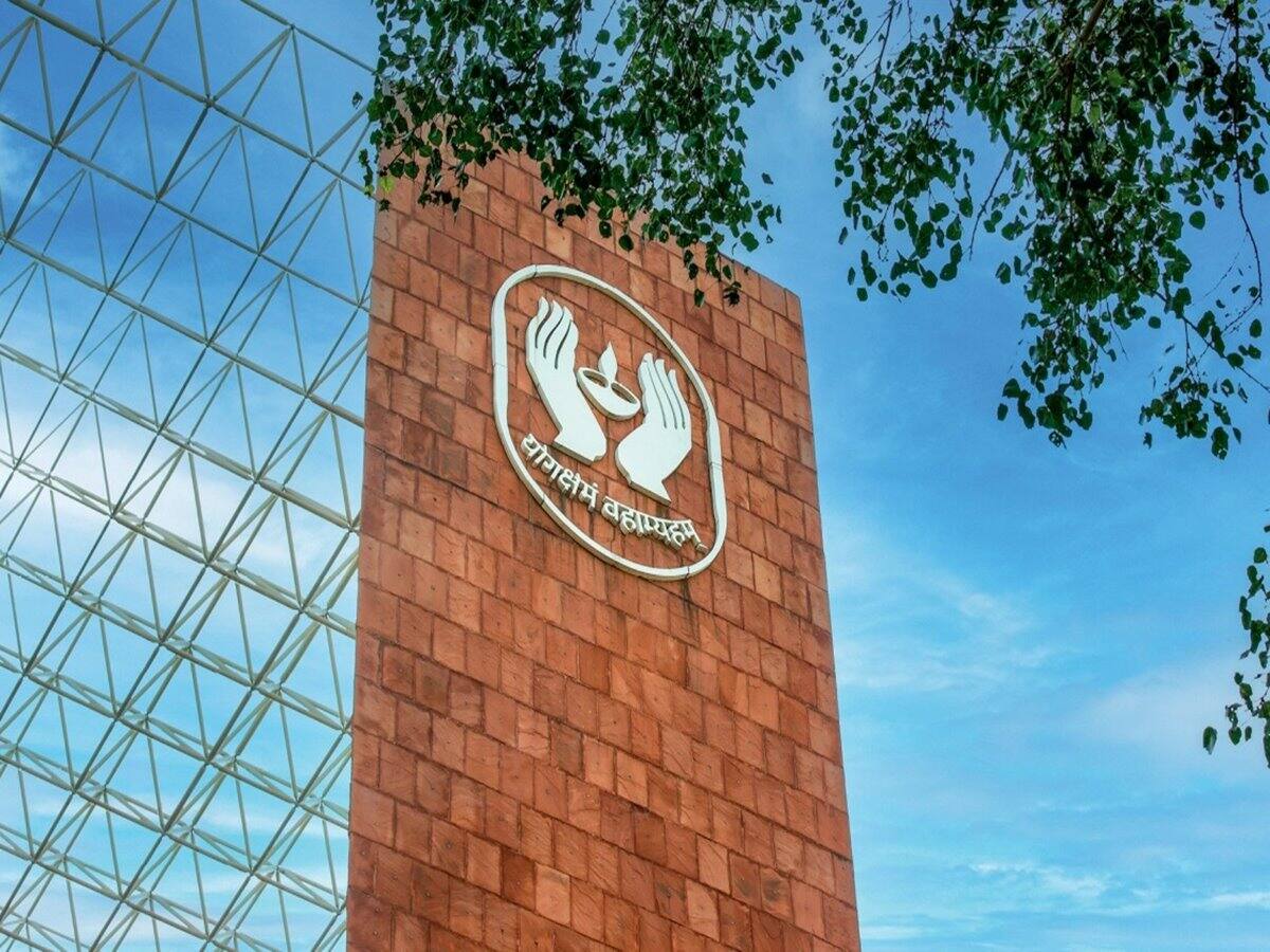 LIC ने NMDC में हिस्सेदारी 2% घटाई, अब कितने प्रतिशत शेयरहोल्डिंग की मालिक LIC ने NMDC में हिस्सेदारी 2% घटाई, अब कितने प्रतिशत शेयरहोल्डिंग की मालिक