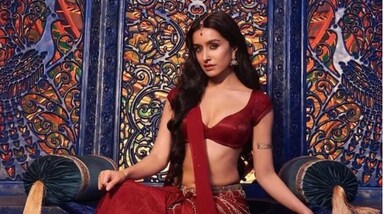 अभिनेत्री श्रद्धा कपूर ने अपनी अबू धाबी यात्रा की खूबसूरत तस्वीरें सोशल मीडिया पर साझा की हैं।(image source: instagram)