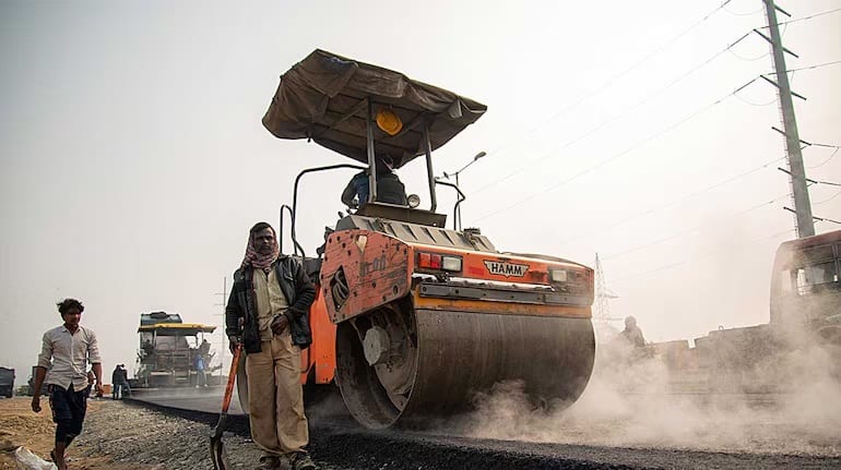 Budget 2025: ग्रामीण इलाकों में रोड कनेक्टिविटी पर रहेगा फोकस, बजट आवंटन 10% बढ़ा सकती है सरकार