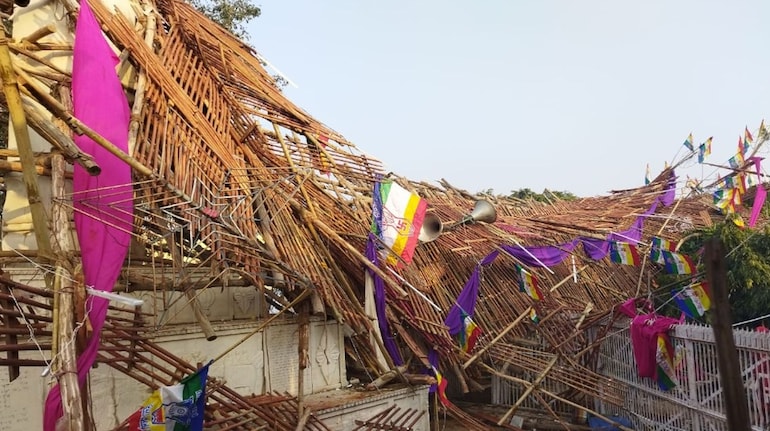 Baghpat Tragedy: यूपी के बागपत में बड़ा हादसा, निर्वाण महोत्सव के दौरान  स्टेज ढहने से 5 श्रद्धालुओं की मौत, 80 से अधिक घायल - baghpat laddu  festival accident five died over 80