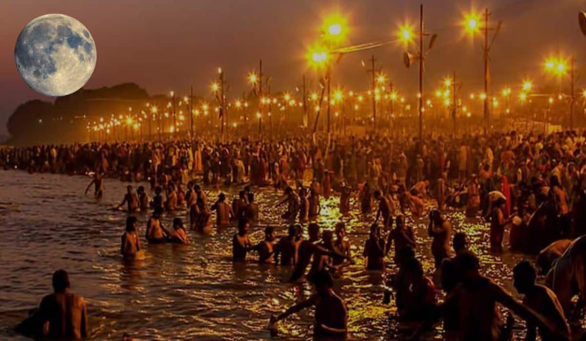 Mahakumbh 2025: चंद्रमा की एक गलती से होता है महाकुंभ, रोचक कहानी सुनकर हो जाएंगे हैरान
