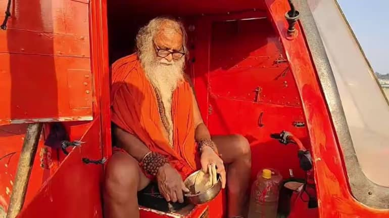   E-Rickshaw Baba E-Rickshaw Baba's vehicle is not just an ordinary e-rickshaw, but it is also his home and part of his spiritual journey. This e-rickshaw is run on solar energy and also has a kitchen and a meditation area. Baba spreads religious and environmental awareness across the country through this vehicle. (image source: social media)