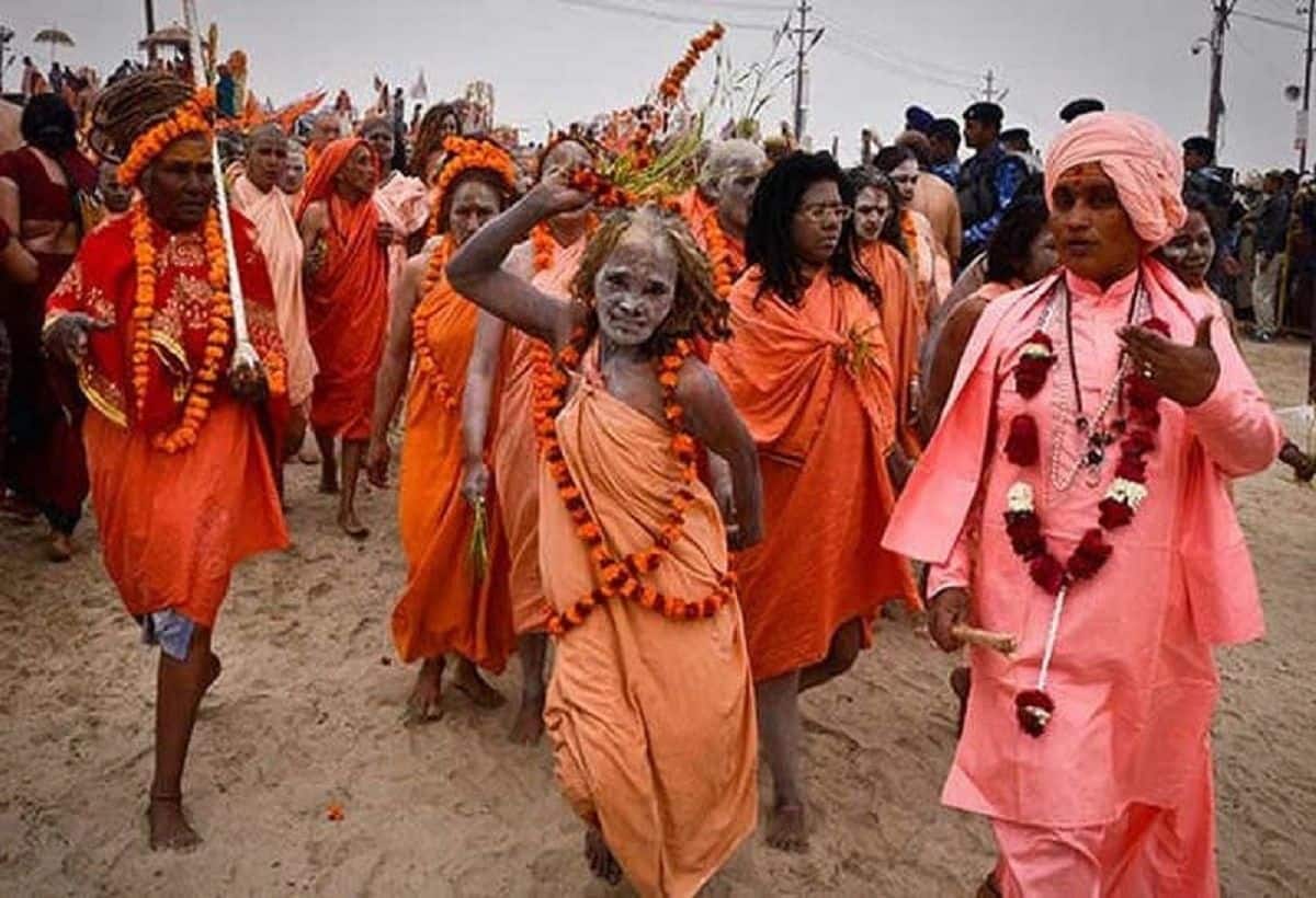 Mahila Naga Sadhu: महिलाएं कैसे बनती हैं नागा साधु? जानिए इनकी रहस्यमयी दुनिया