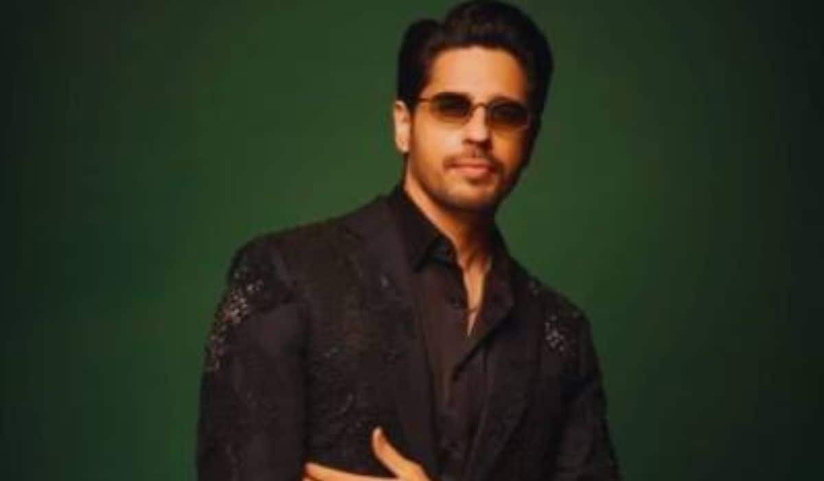 Sidharth Malhotra Birthday: इस फिल्म से शुरू हुईं थी सिद्धार्थ-कियारा की लव स्टोरी, स्पेशल थी दोनों की पहली मुलाकात Sidharth Malhotra Birthday: इस फिल्म से शुरू हुईं थी सिद्धार्थ-कियारा की लव स्टोरी, स्पेशल थी दोनों की पहली मुलाकात