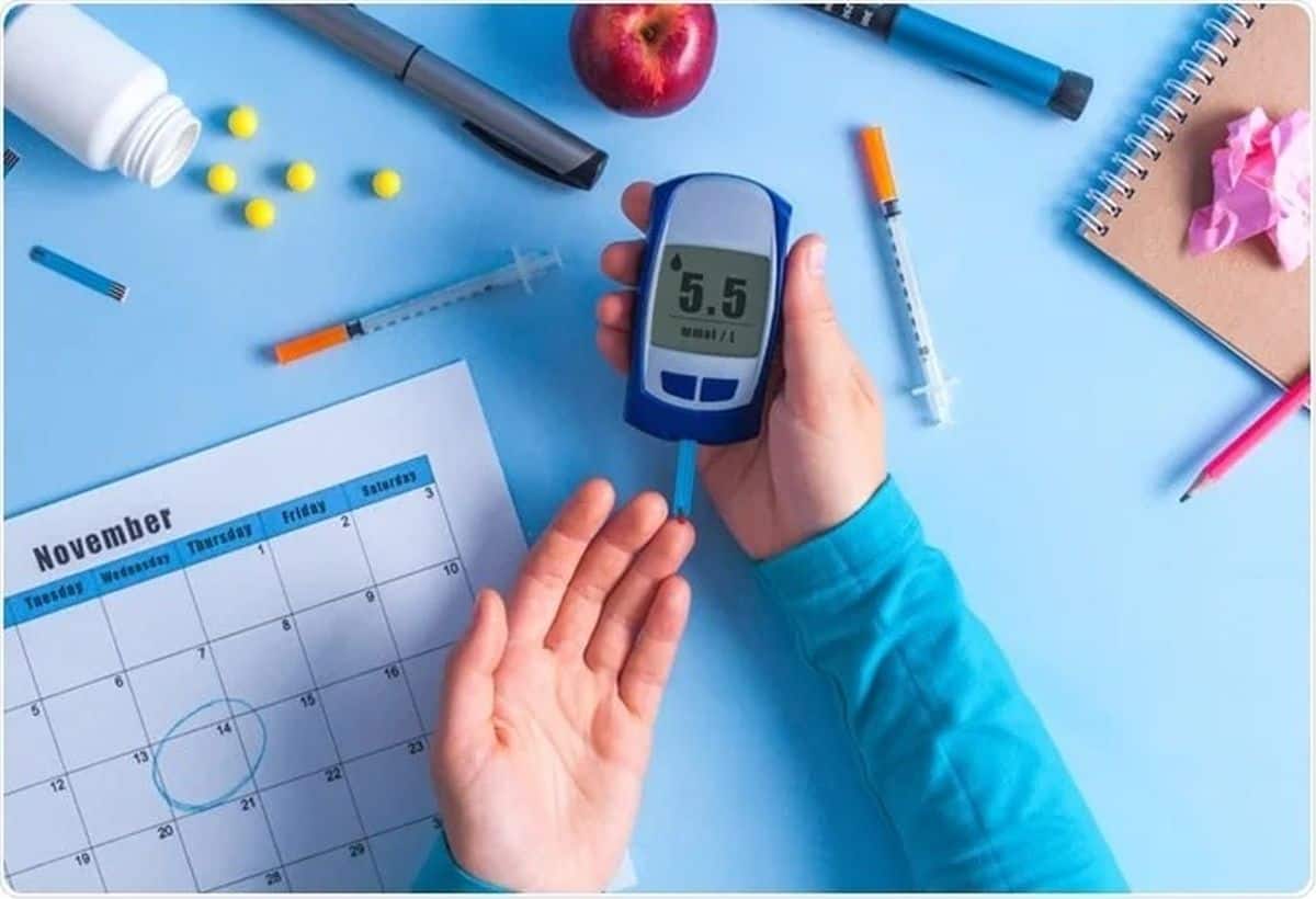 blood sugar: बारिश में बढ़ सकता है ब्लड शुगर का खतरा! डायबिटीज मरीज ऐसे रखें खुद को सेफ