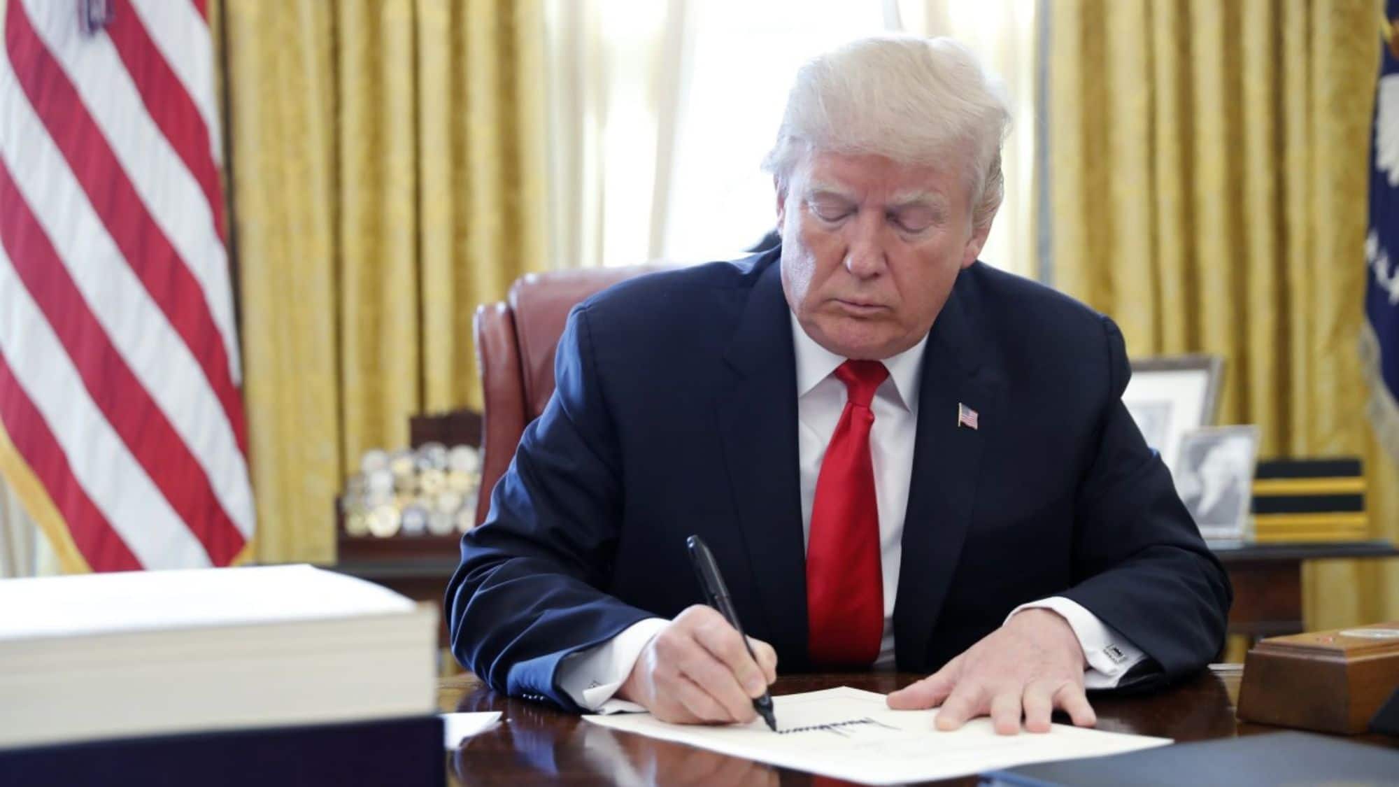 Trump Inauguration: इमिग्रेशन, ड्रग कार्टेल... शपथ लेते ही इन आदेशों पर साइन करेंगे डोनाल्ड ट्रंप, अमेरिका में होंगे ये बदलाव