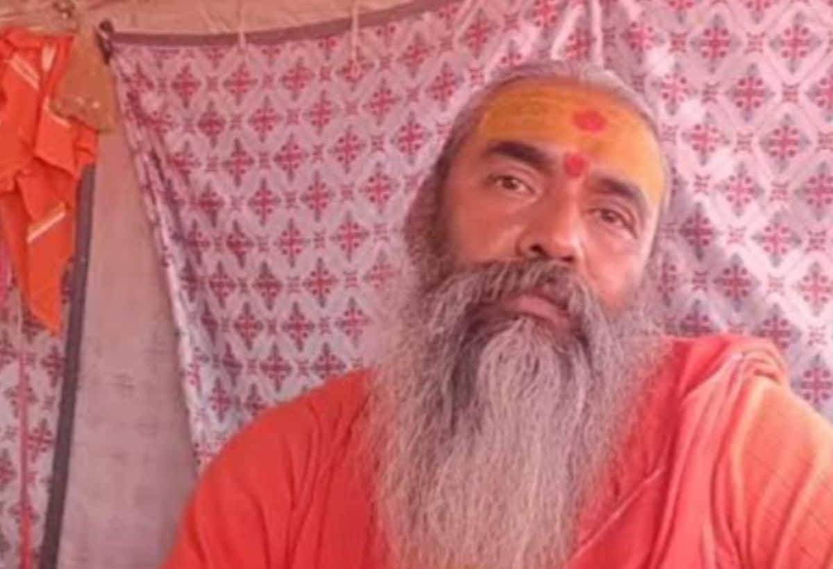 Mahakumbh 2025: संत योगानंद गिरी के आगे वैज्ञानिक भी फेल! धर्म और विज्ञान पर कर चुके हैं शोध