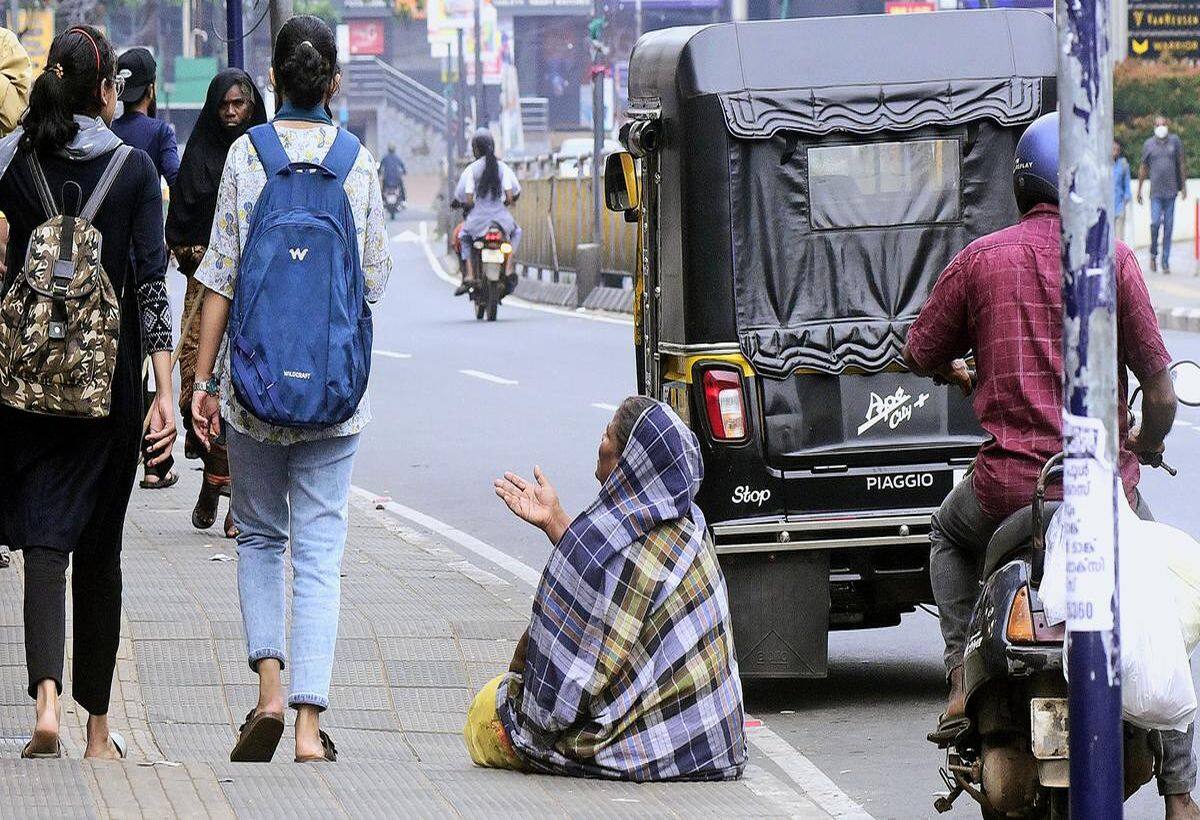 इस शहर में भिखारियों को भीख दी तो होगी जेल, सूचना देने वाले को मिलेगा 1,000 रुपये का इनाम इस शहर में भिखारियों को भीख दी तो होगी जेल, सूचना देने वाले को मिलेगा 1,000 रुपये का इनाम