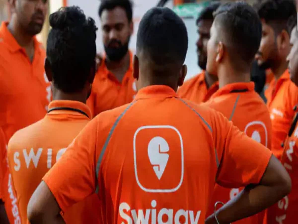 Zomato तो डूबी ही, Swiggy के शेयरों ने भी दिया झटका, इंट्रा-डे में आई अब तक की सबसे बड़ी गिरावट