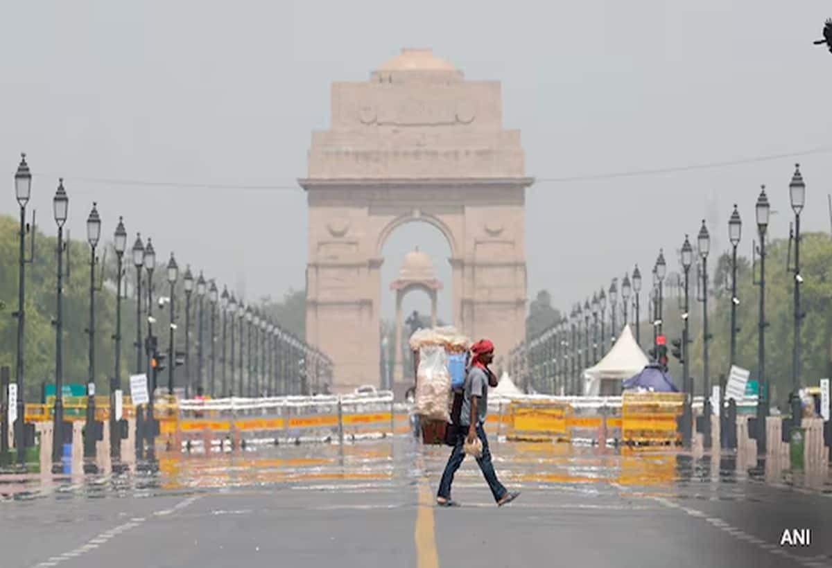 Weather Updates: दिल्ली से ठंड की हो गई विदाई, दोपहर में रहती है कड़क धूप, इन राज्यों में बारिश के आसार