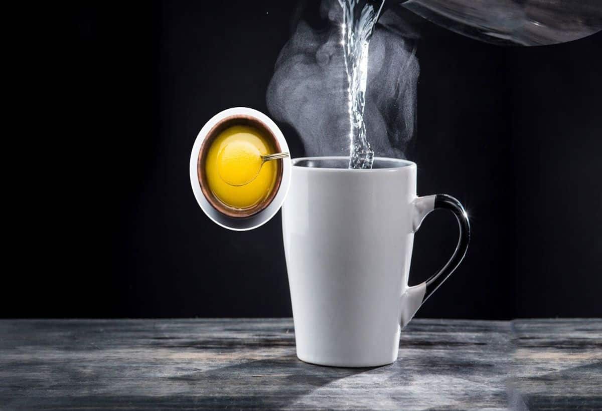 Drinking Ghee in Water: गुनगुने पानी में करें देसी घी का सेवन, चेहरे में आएगी चमक, पेट रहेगा साफ Drinking Ghee in Water: गुनगुने पानी में करें देसी घी का सेवन, चेहरे में आएगी चमक, पेट रहेगा साफ