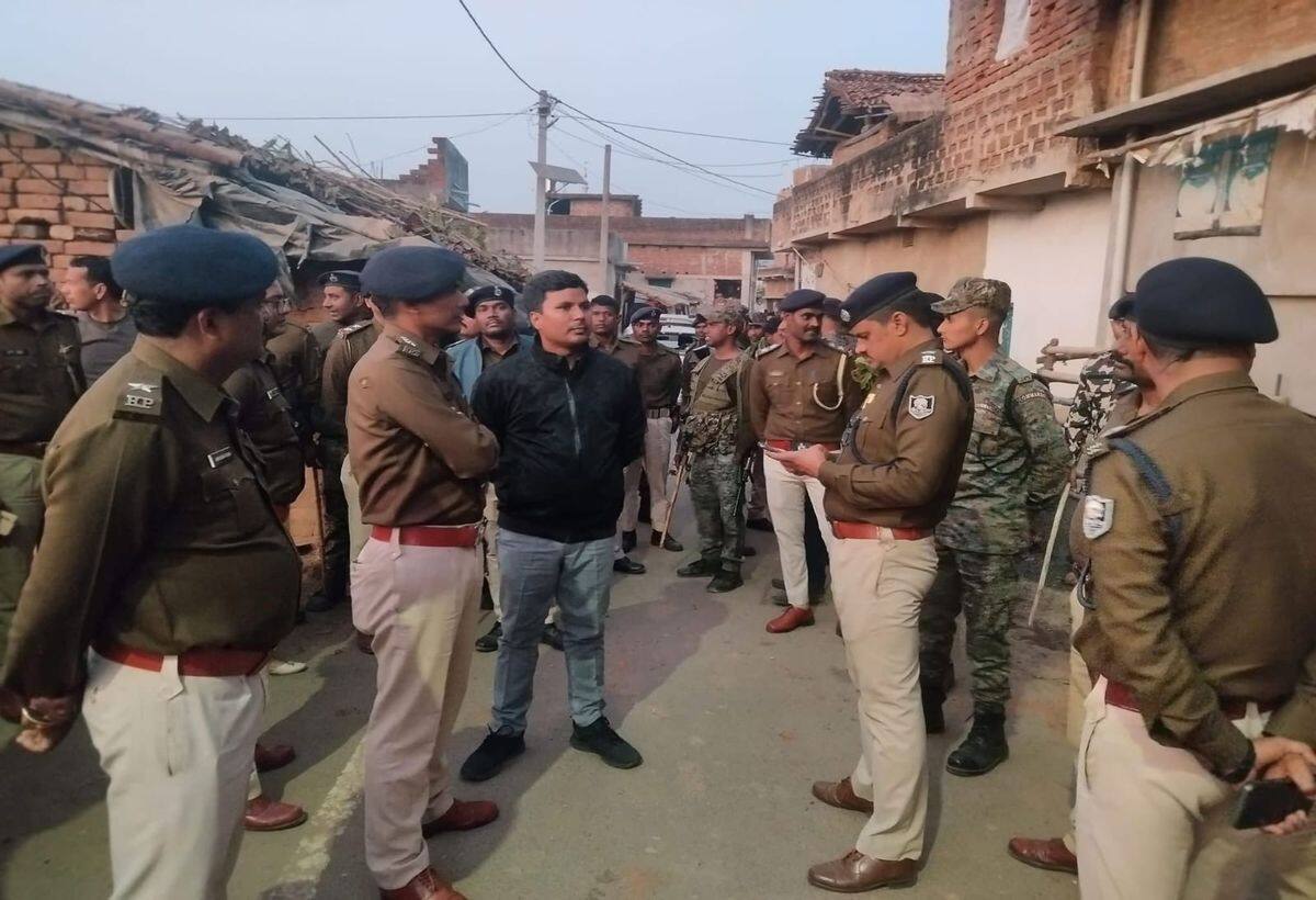 बिहार के जमुई में हिंसक झड़प के बाद बवाल! दो समुदाय के बीच जमकर चले ईंट-पत्थर, 9 गिरफ्तार, इंटरनेट सेवा बंद
