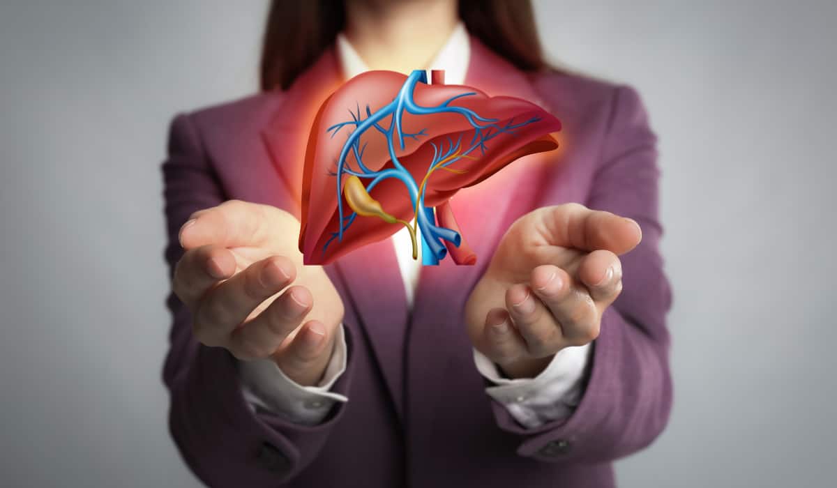 Liver Damage: लिवर से जुड़ी इन समस्याओं को कभी न करें इग्नोर, वरना सेहत की बज जाएगी बैंड Liver Damage: लिवर से जुड़ी इन समस्याओं को कभी न करें इग्नोर, वरना सेहत की बज जाएगी बैंड