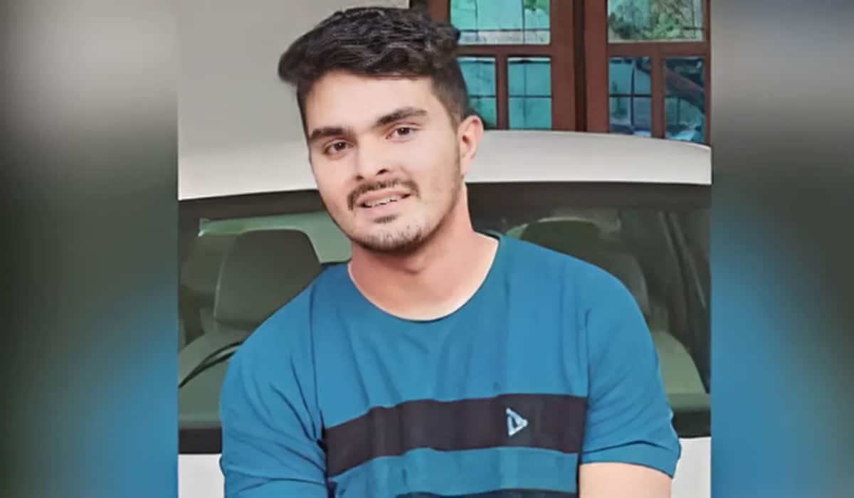 Kerala murder: घर में खून की होली! युवक ने 6 परिजनों को उतारा मौत के घाट, फिर खुद को भी मारने की कोशिश Kerala murder: घर में खून की होली! युवक ने 6 परिजनों को उतारा मौत के घाट, फिर खुद को भी मारने की कोशिश