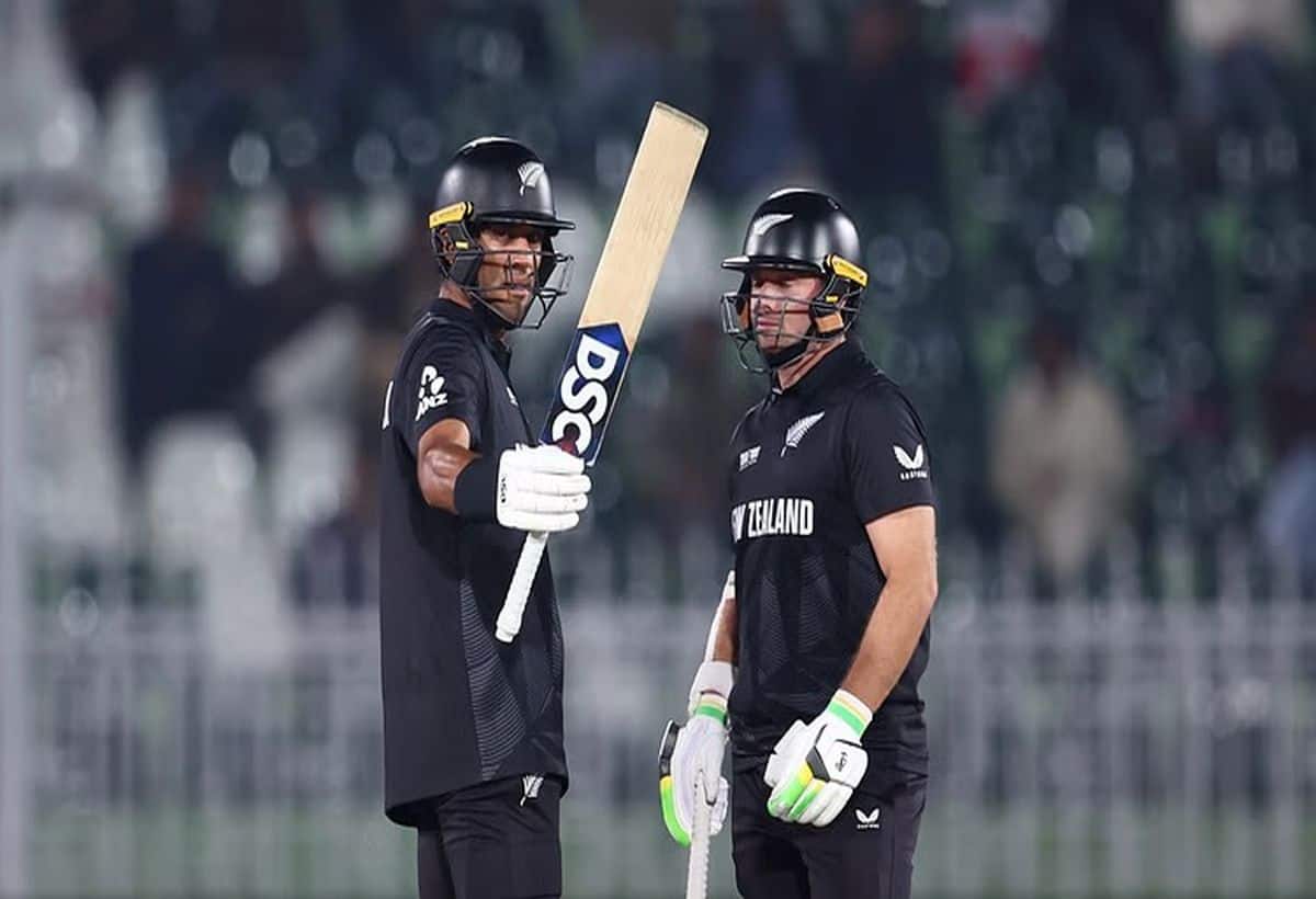 Champions Trophy 2025: रावलपिंडी में बांग्लादेश और न्यूजीलैंड के बीच चल रहा था मैच, पिच पर पहुंचा आतंकी, सुरक्षा की खुल गई पोल Champions Trophy 2025: रावलपिंडी में बांग्लादेश और न्यूजीलैंड के बीच चल रहा था मैच, पिच पर पहुंचा आतंकी, सुरक्षा की खुल गई पोल