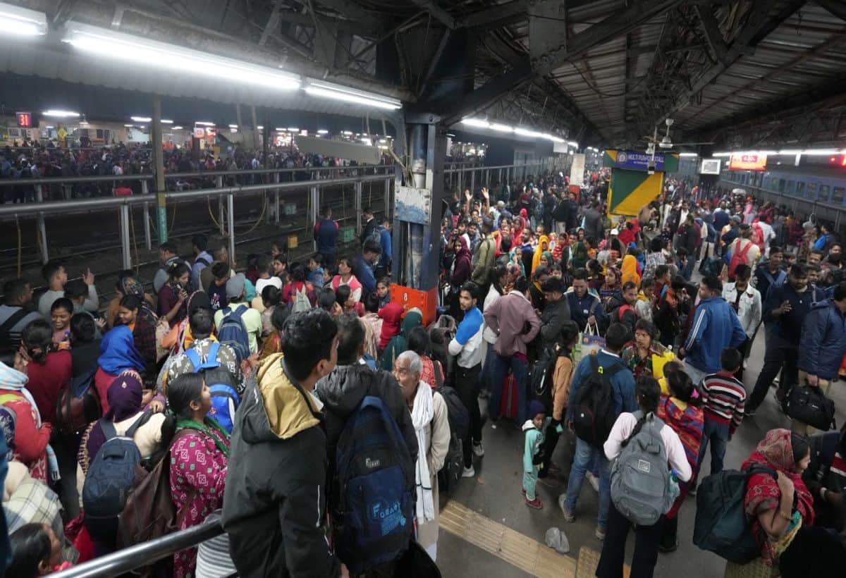 Delhi stampede: नई दिल्ली रेलवे स्टेशन पर अब इतने तारीख तक नहीं मिलेगा प्लेटफॉर्म टिकट, भगदड़ के बाद लिया गया फैसला, 18 की मौत