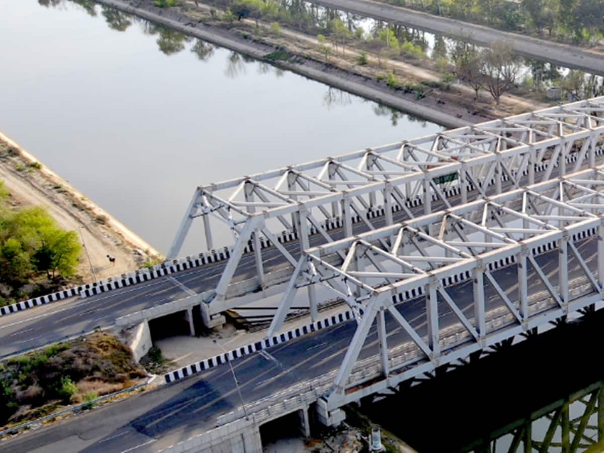 NHAI ने यह कॉन्ट्रैक्ट किया कैंसल, Ceigall India के शेयर धड़ाम, 3% की आई गिरावट