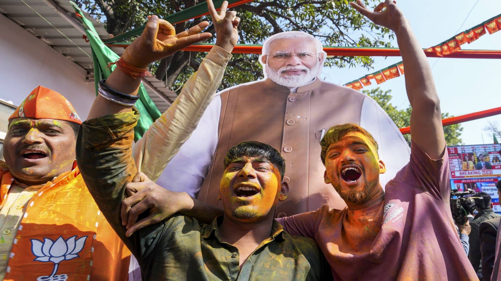 दिल्ली में कैसे चुनाव जीती BJP? इन 5 कारणों से भगवा रंग में रंग गई राजधानी
