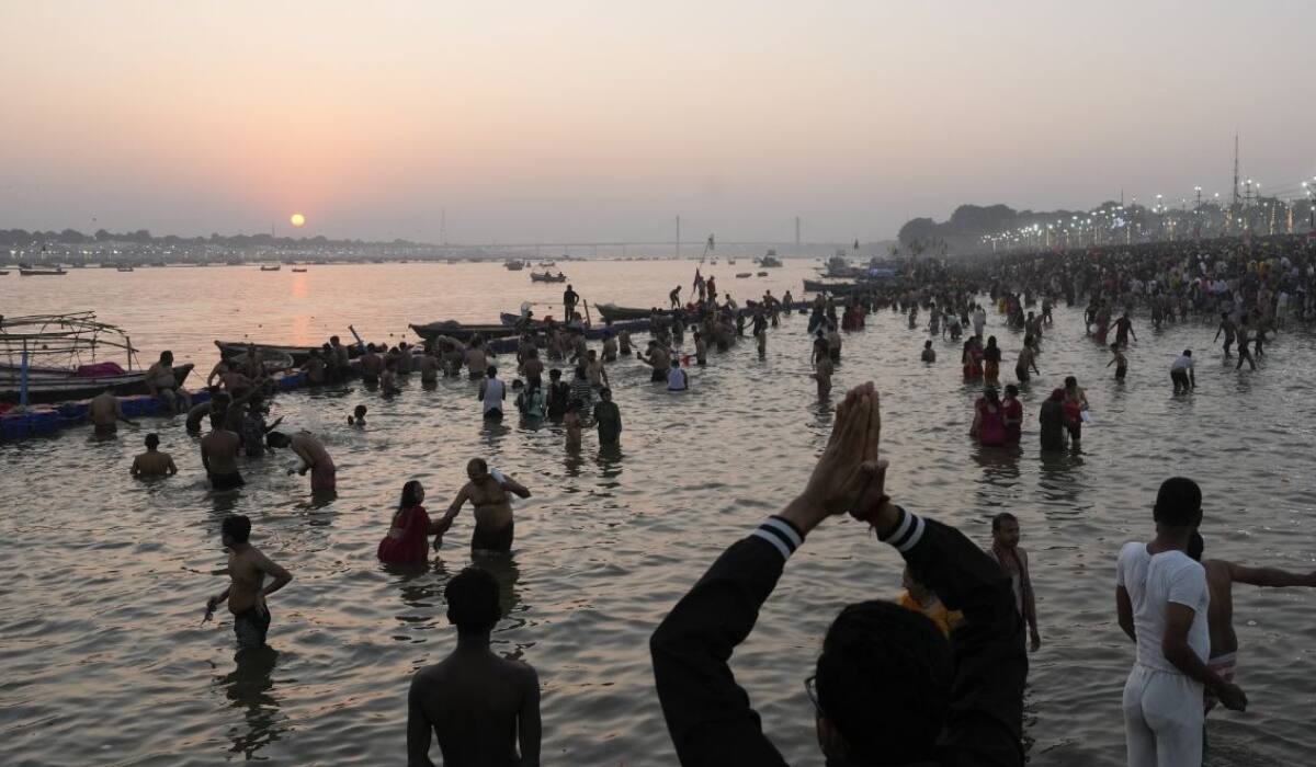Magh Purnima 2025: माघ पूर्णिमा पर गंगा स्नान और दान से चमकेगी किस्मत, जानें खास उपाय