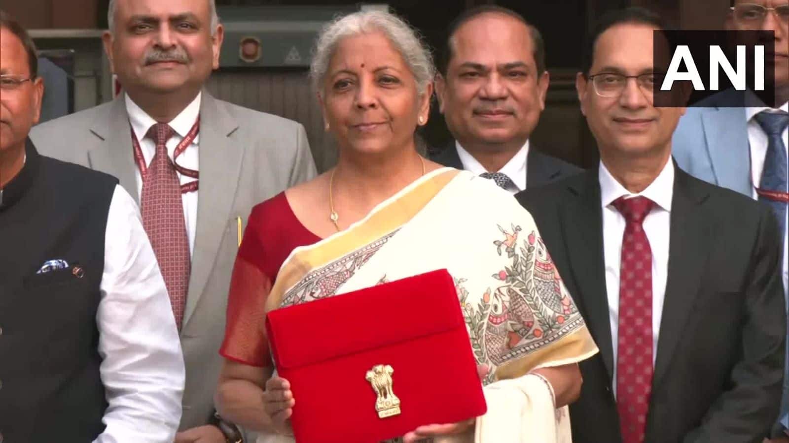 Budget 2025: D-Link, HFCL, MTNL के शेयरों में तेजी, बजट में वित्त मंत्री के इस ऐलान ने लगाया पंख