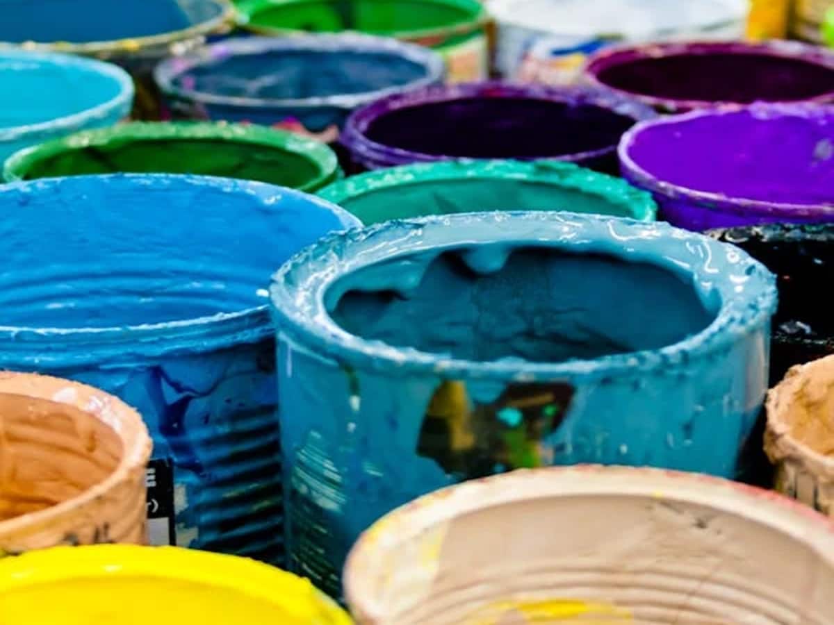 सुस्त मांग और बढ़ते कॉम्पटीशन के चलते बदली स्ट्रैटेजी, Asian Paints और दूसरी पेंट कंपनियां अब कर रही हैं ये काम
