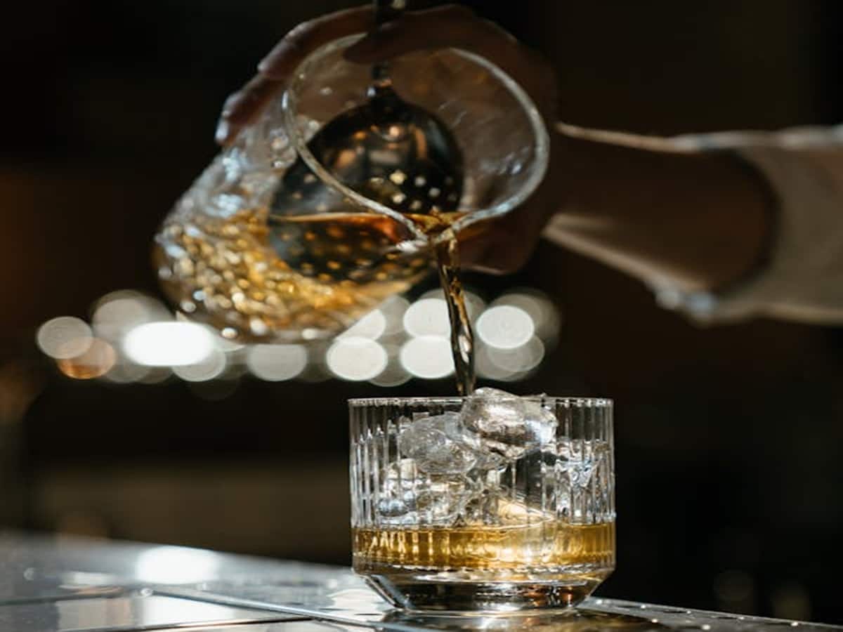 Liquor Stocks: अमेरिकी व्हिस्की ने उतारी खुमारी, United Breweries और United Spirits के शेयरों में 2% की गिरावट