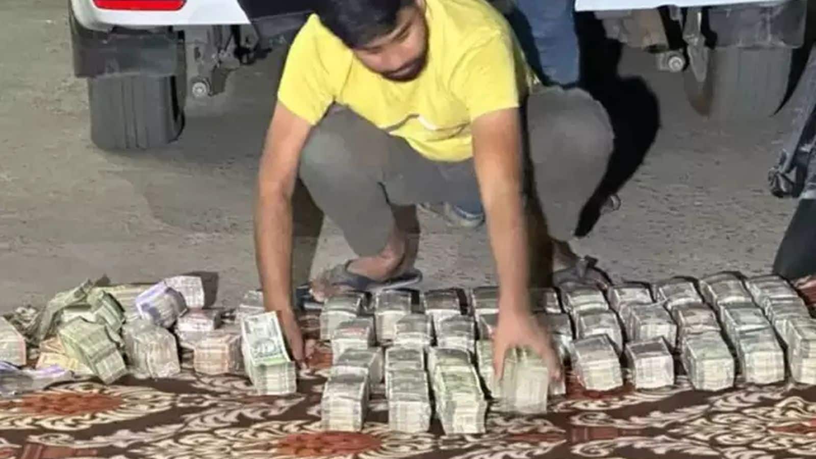 Cash Limit At Home: घर में कितना रख सकते हैं कैश, इनकम टैक्स के नियम, पैसा रखने पर बतानी होगी ये डिटेल्स