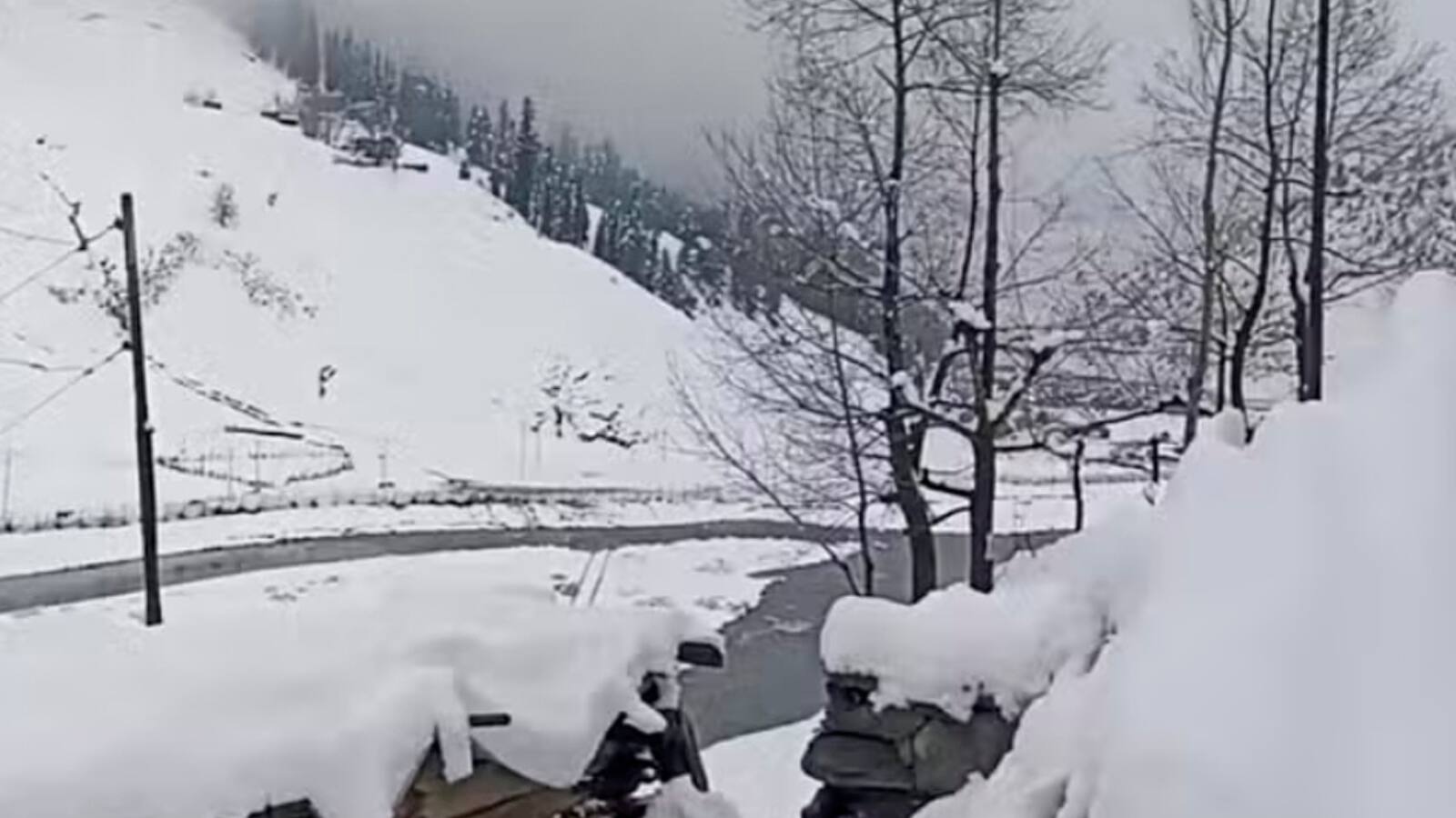 Weather Update: दिल्ली में तेज गर्मी से हाल बेहाल, उत्तराखंड-हिमाचल में बर्फबारी, इस राज्य में बारिश का तांडव
