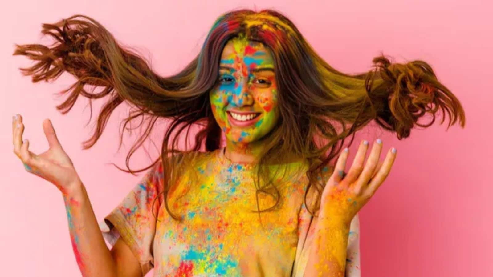 Holi 2025 Hair Care: होली के रंगों के बाद भी बाल रहेंगे हेल्दी, बस इन स्टेप्स को करें फॉलो Holi 2025 Hair Care: होली के रंगों के बाद भी बाल रहेंगे हेल्दी, बस इन स्टेप्स को करें फॉलो