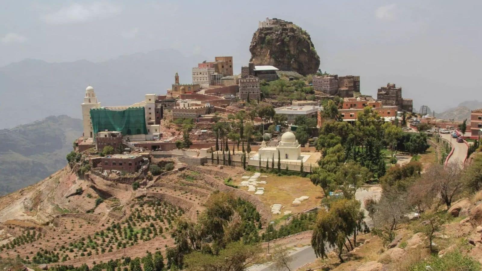 अनोखा गांव: जहां कभी नहीं होती बारिश! रात में हाड़ कंपा देने वाली ठंड और दिन में झुलसा देने वाली गर्मी अनोखा गांव: जहां कभी नहीं होती बारिश! रात में हाड़ कंपा देने वाली ठंड और दिन में झुलसा देने वाली गर्मी