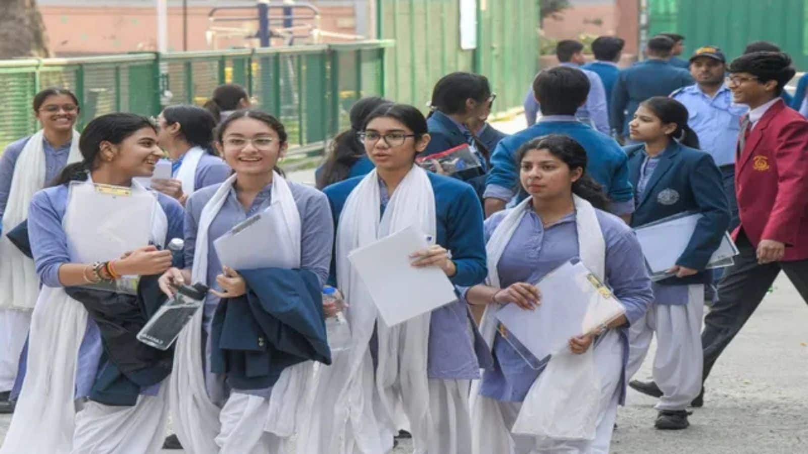 Bihar Board 12th Result 2025: रिजल्ट आते ही डाउन हुई बिहार बोर्ड की वेबसाइट, लाखों छात्र हुए परेशान
