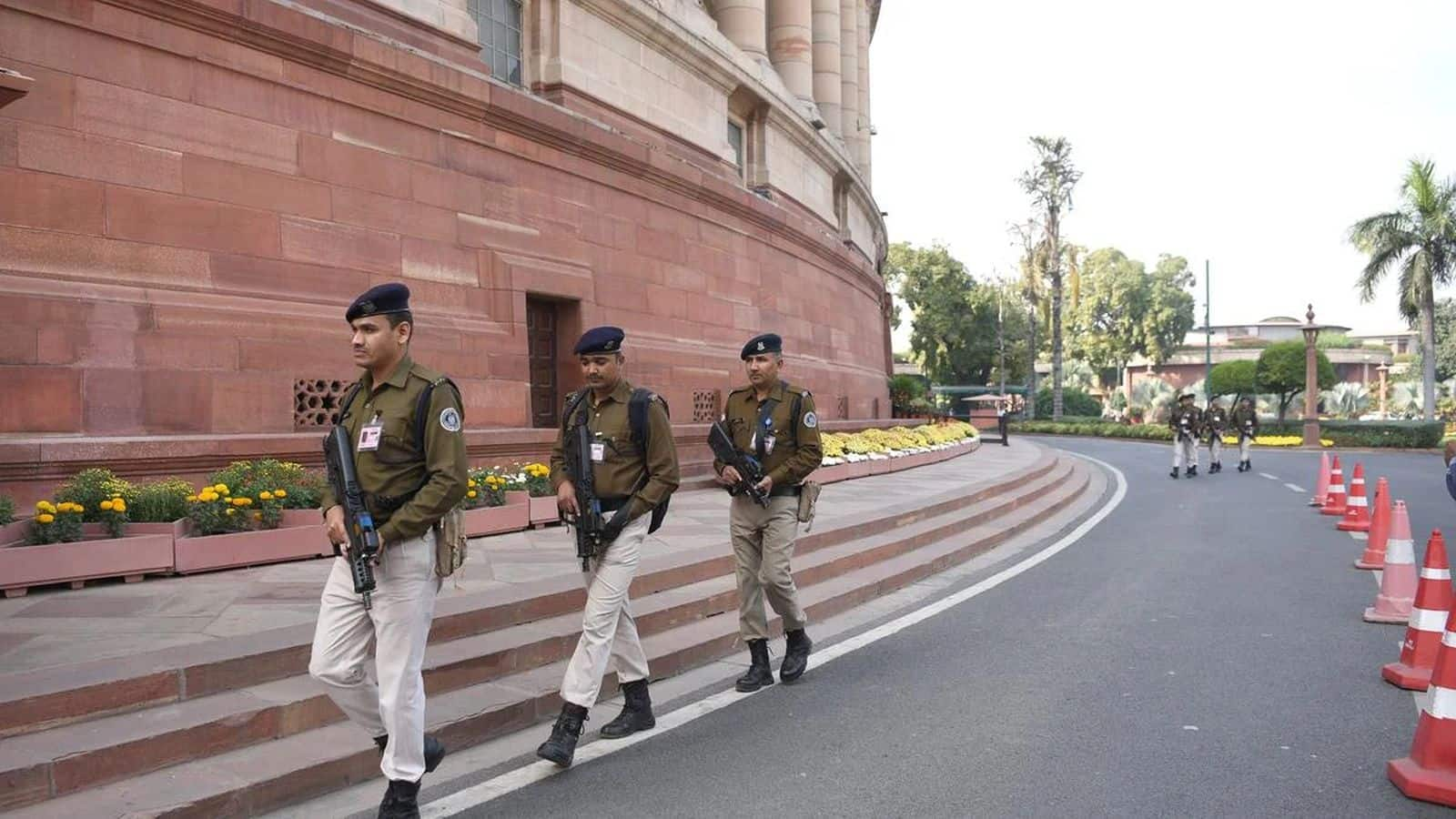 CISF Recruitment 2025: CISF में बंपर भर्ती, 1048 पदों के लिए आवेदन शुरू, जल्द करें अप्लाई