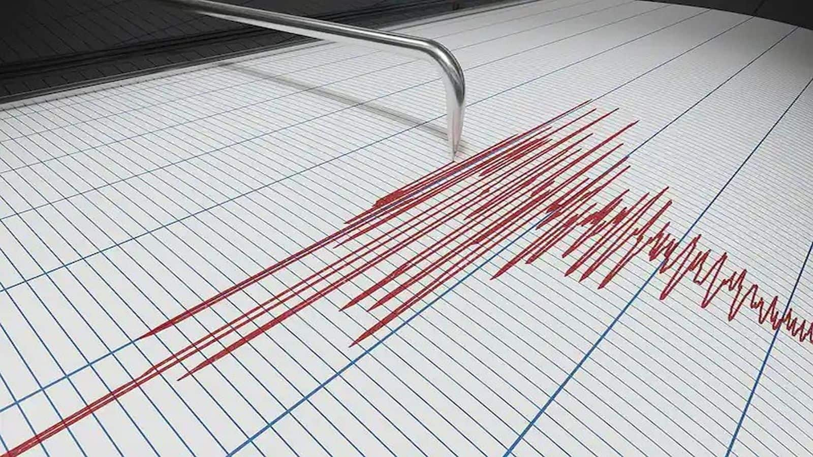 Manipur Earthquake: मणिपुर में भूकंप के झटकों से कांपी धरती, मचा हड़कंप, 3.1 रही तीव्रता