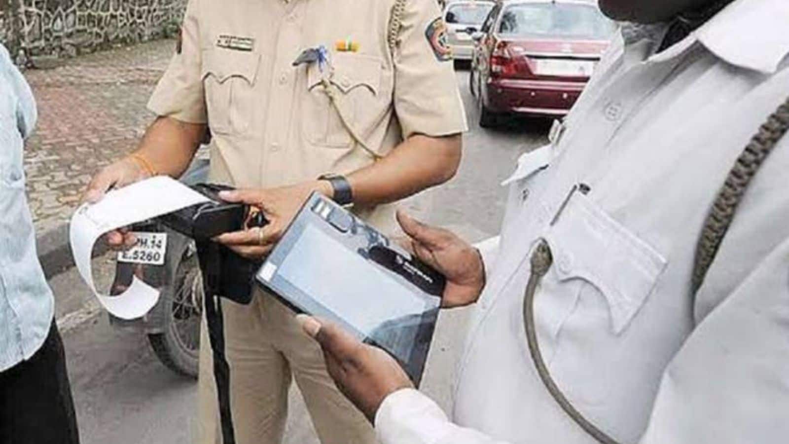 Traffic Challan: स्कूटी चालक ने नहीं पहना था हेलमेट, कट गया 10 लाख का चालान, अब काट रहा कोर्ट और पुलिस के चक्कर
