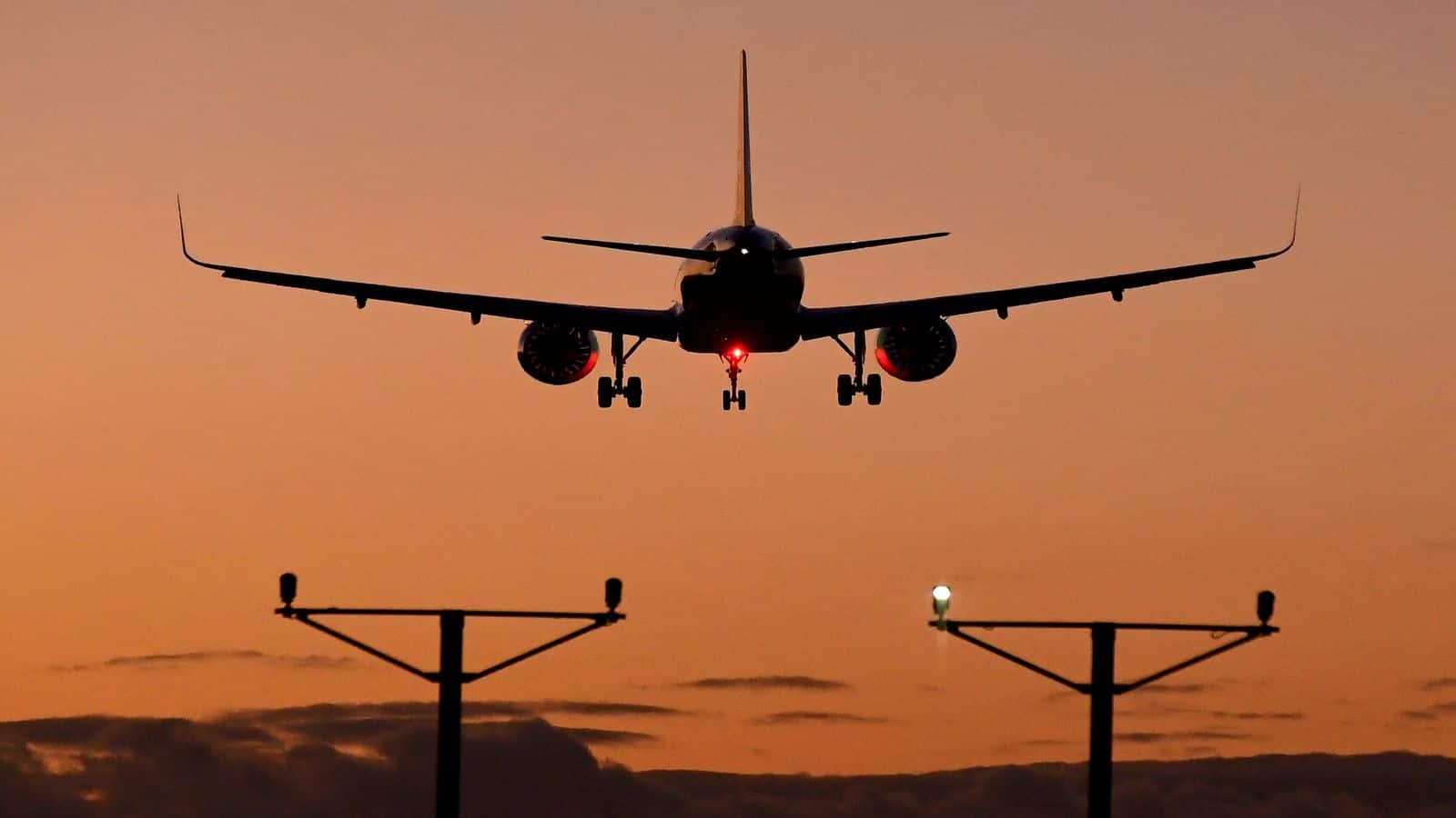 India-China Direct Flights: भारत-चीन के बीच मई से शुरू हो सकती है डायरेक्ट फ्लाइट, दोनों देश कर रहे हैं चर्चा