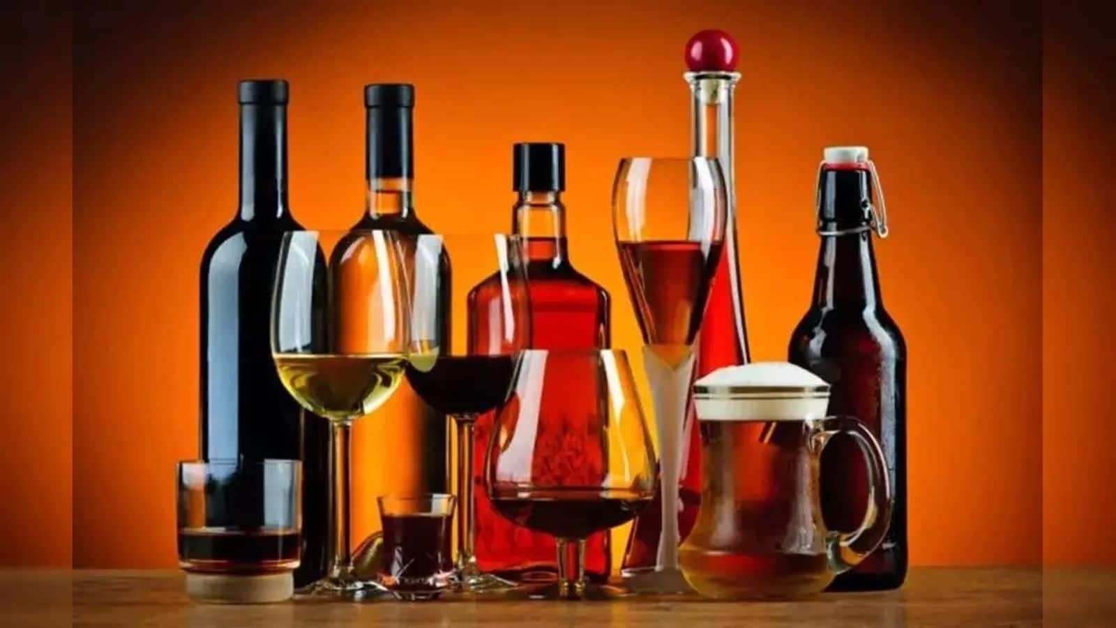 Alcohol Earning: UP में शराब की बोतल से दुकानदार को कितनी होती है कमाई? कमीशन जानकर उड़ जाएंगे होश
