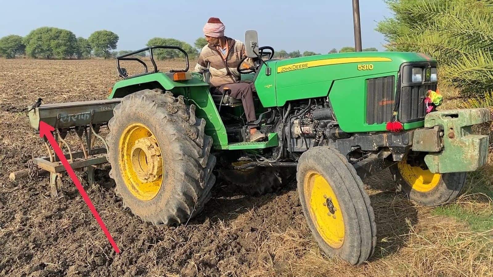 Tractor Licence: खेती के काम के लिए इस्तेमाल होता है ट्रैक्टर, क्या चलाने के लिए लाइसेंस की है जरूरत?