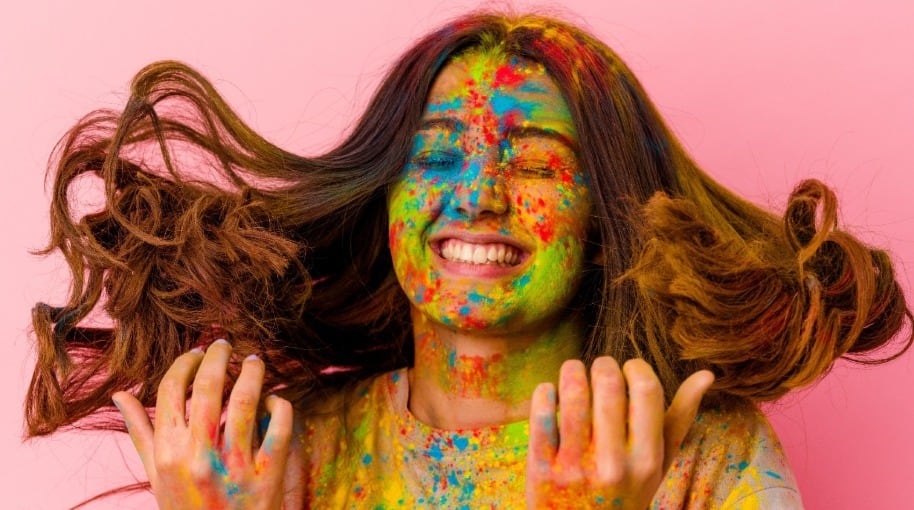 Holi skin care: होली पर स्किन की सुरक्षा जरूरी, अपनाएं ये टिप्स और पाएं बेदाग चमकती त्वचा