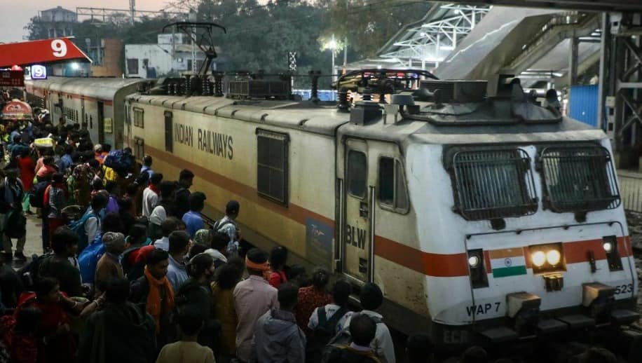 Railway News: भीड़ नियंत्रण के लिए रेलवे का मास्टर प्लान, पटना समेत 60 स्टेशनों पर होंगे बड़े बदलाव Railway News: भीड़ नियंत्रण के लिए रेलवे का मास्टर प्लान, पटना समेत 60 स्टेशनों पर होंगे बड़े बदलाव