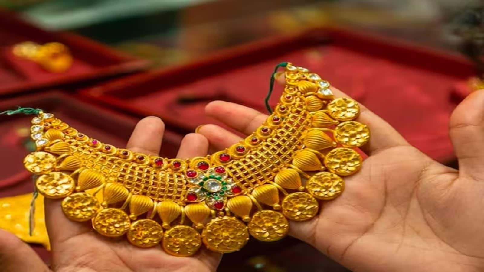 Gold Worth As we speak: सोना एक हफ्ते में ₹1370 महंगा, चेक करें लेटेस्ट रेट