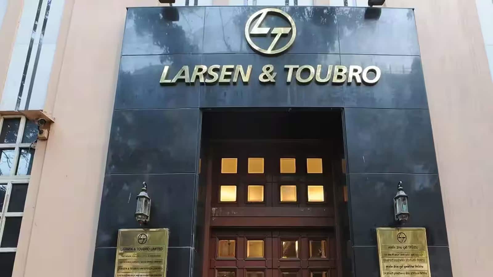 L&T Shares: एलएंडटी को मिला इस मामले में सबसे बड़ा ऑर्डर, शेयर बने रॉकेट, 3% का तगड़ा उछाल