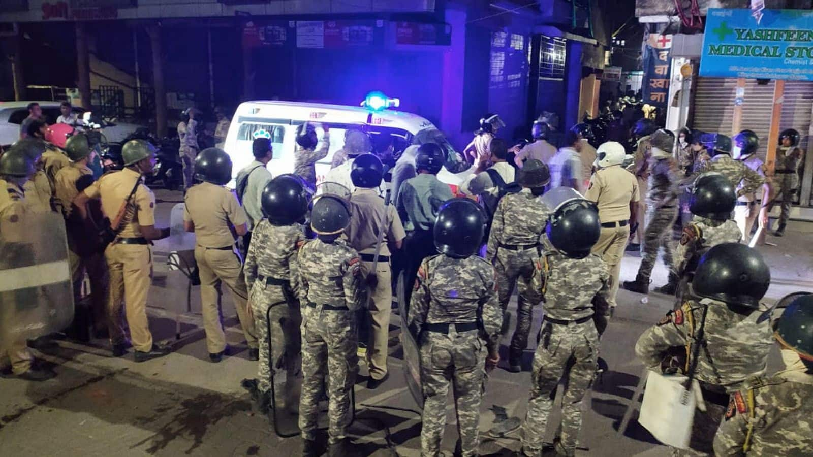 Nagpur Violence updates: नागपुर हिंसा केस में 50 गिरफ्तार, 5 FIR दर्ज, 34 पुलिसकर्मी घायल, जानें अब तक क्या-क्या हुआ