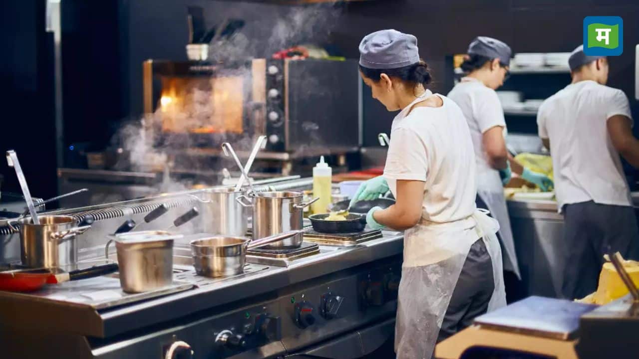 Cloud Kitchen Business Idea: घर बैठे कैसे क्लाउड किचन का बिजनेस शुरू करें, कितनी हो सकती है कमाई, जानिए हर जरूरी बात