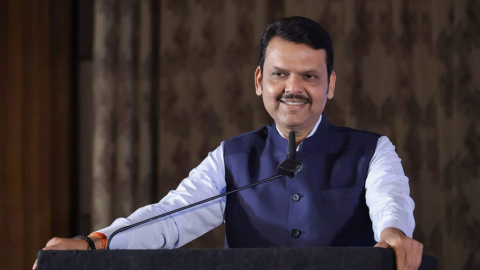 Maharashtra News: सभी विभागों को अपने काम ऑनलाइन अपलोड करने के निर्देश, सीएम फडणवीस ने नहीं करने वालों को जुर्माना लगाने का दिया निर्देश